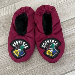 Harry Potter Hogwarts Slippers little kids size S/M 9-12 NWOT